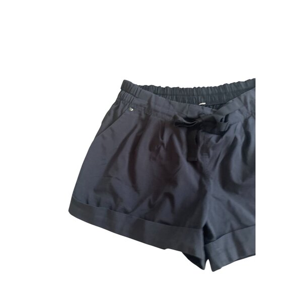 LULULEMON Women's Black Cuffed Shorts Size 10 - Picture 6 of 8